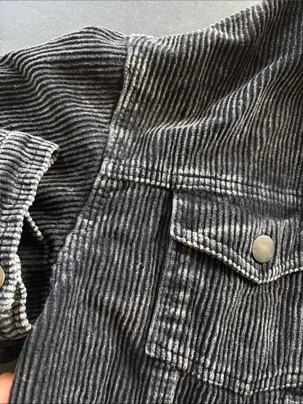 POL Cotton Distressed Corduroy Cropped Jean Jacket Frayed Chewed Raw Hem - Picture 8 of 8